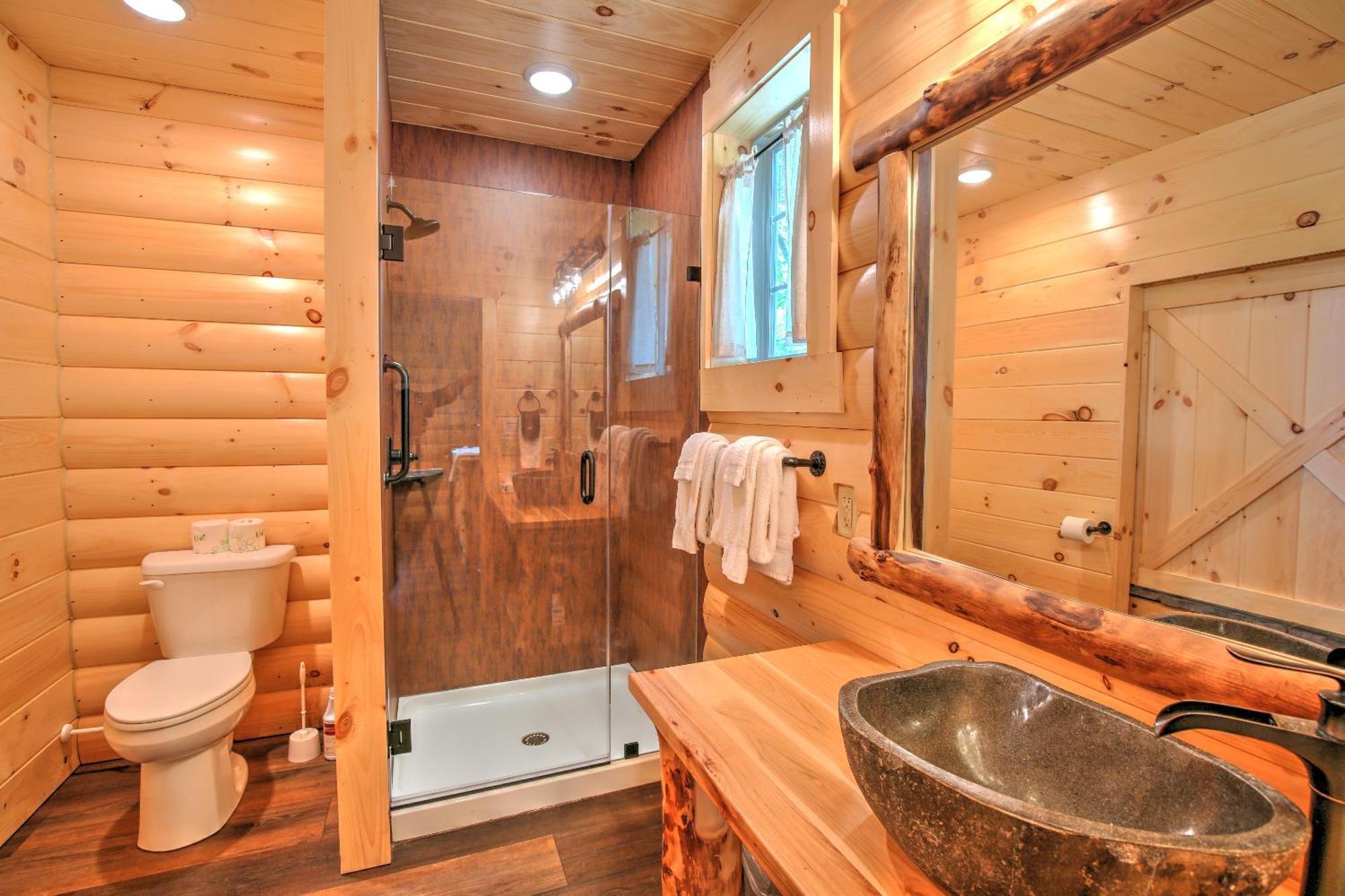 Cricket Hill Treehouse B By Amish Country Lodging ميلزبورغ المظهر الخارجي الصورة